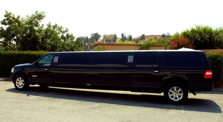 Get Luxury ride on your trip to Toronto – Toronto Airport Limo Flat Rate Service
